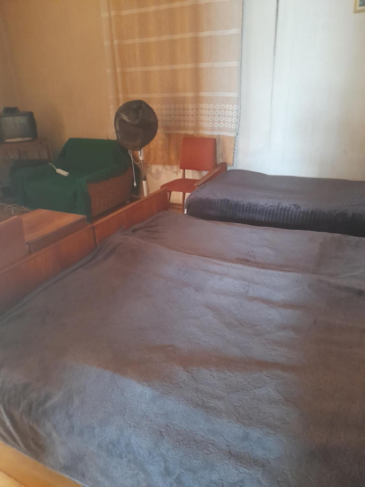 Levani'S Guesthouse Zugdidi Bagian luar foto